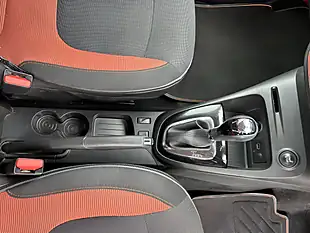 Used 2015 Renault Captur Orange - Interior and Exterior details 9
