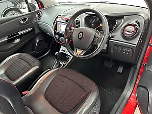 Used 2015 Renault Captur Signature Flame Red - Interior and Exterior details 4