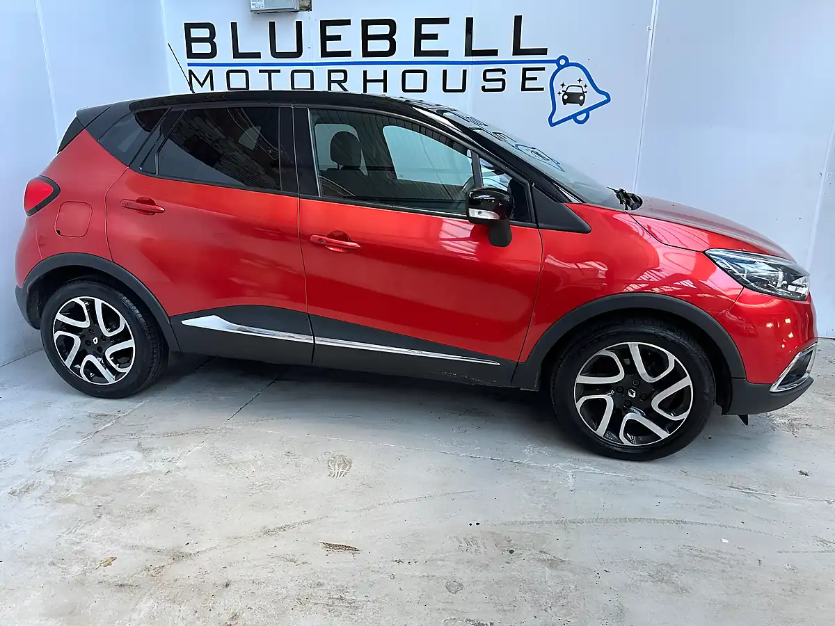Used 2015 Renault Captur Signature Flame Red - Interior and Exterior details 8