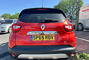 Used 2015 Renault Captur Signature Nav Red - Interior and Exterior details 11