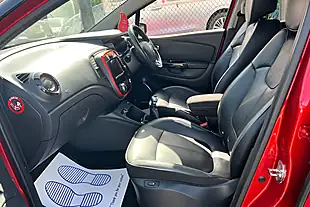 Used 2015 Renault Captur Signature Nav Red - Interior and Exterior details 14