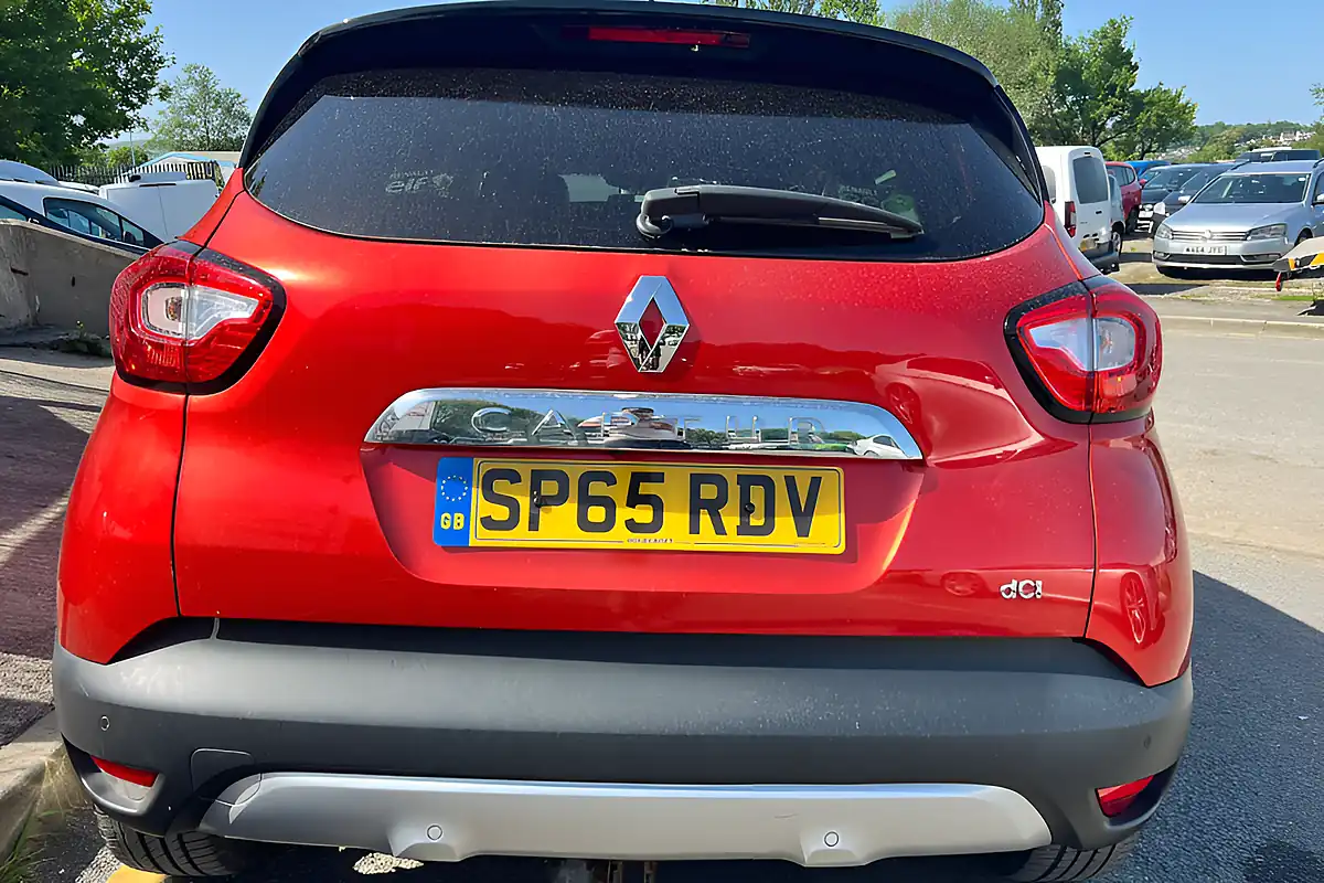 Used 2015 Renault Captur Signature Nav Red - Interior and Exterior details 7