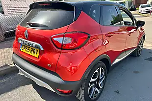 Used 2015 Renault Captur Signature Nav Red - Interior and Exterior details 8