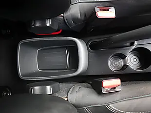 Used 2015 Renault Captur Signature Nav Red - Interior and Exterior details 19