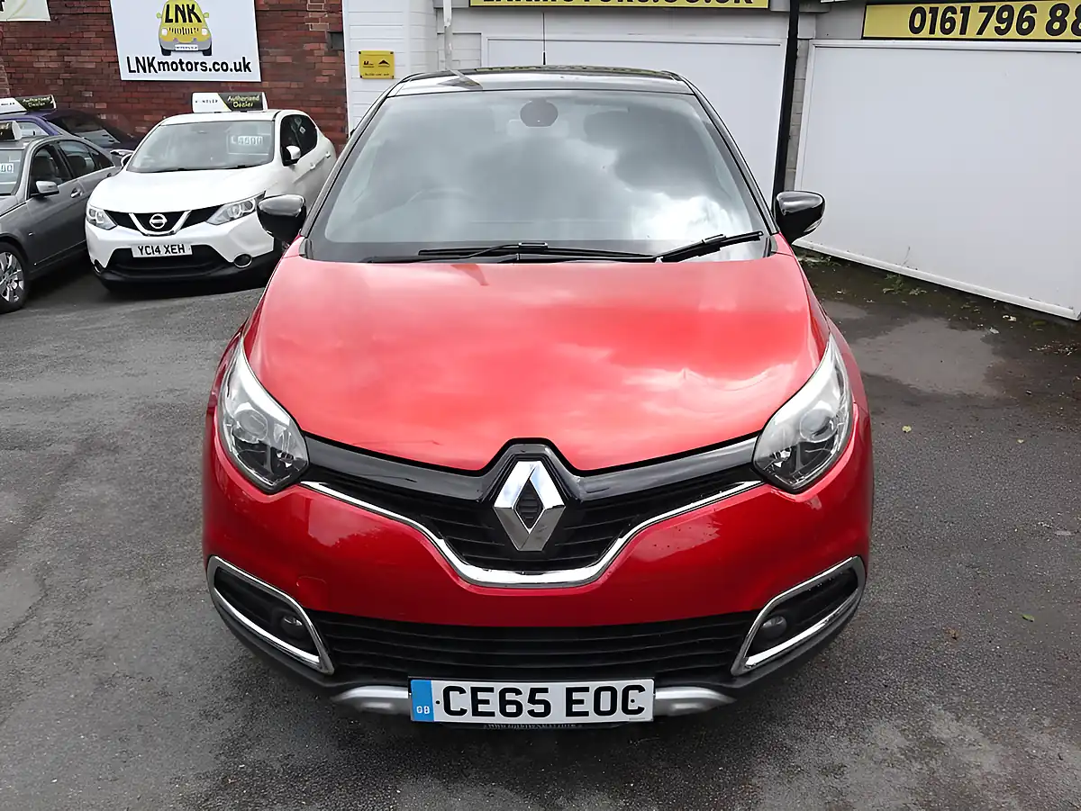 Used 2015 Renault Captur Signature Nav Red - Interior and Exterior details 4