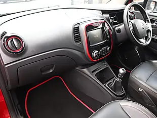 Used 2015 Renault Captur Signature Nav Red - Interior and Exterior details 9