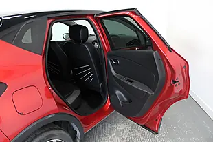 Used 2015 Renault Captur Signature Nav Red - Interior and Exterior details 12