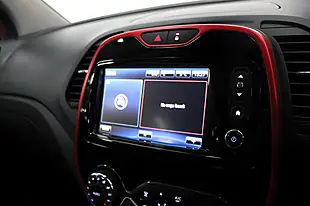 Used 2015 Renault Captur Signature Nav Red - Interior and Exterior details 15