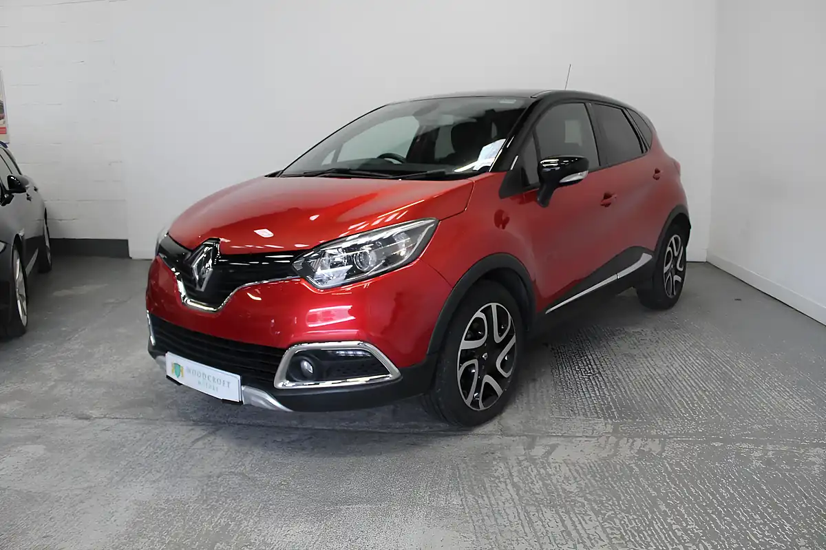 Used 2015 Renault Captur Signature Nav Red - Interior and Exterior details 2