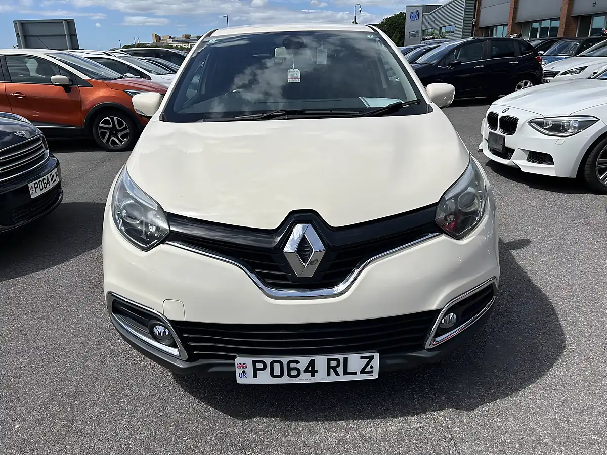Used 2015 Renault Captur White - Interior and Exterior details 2