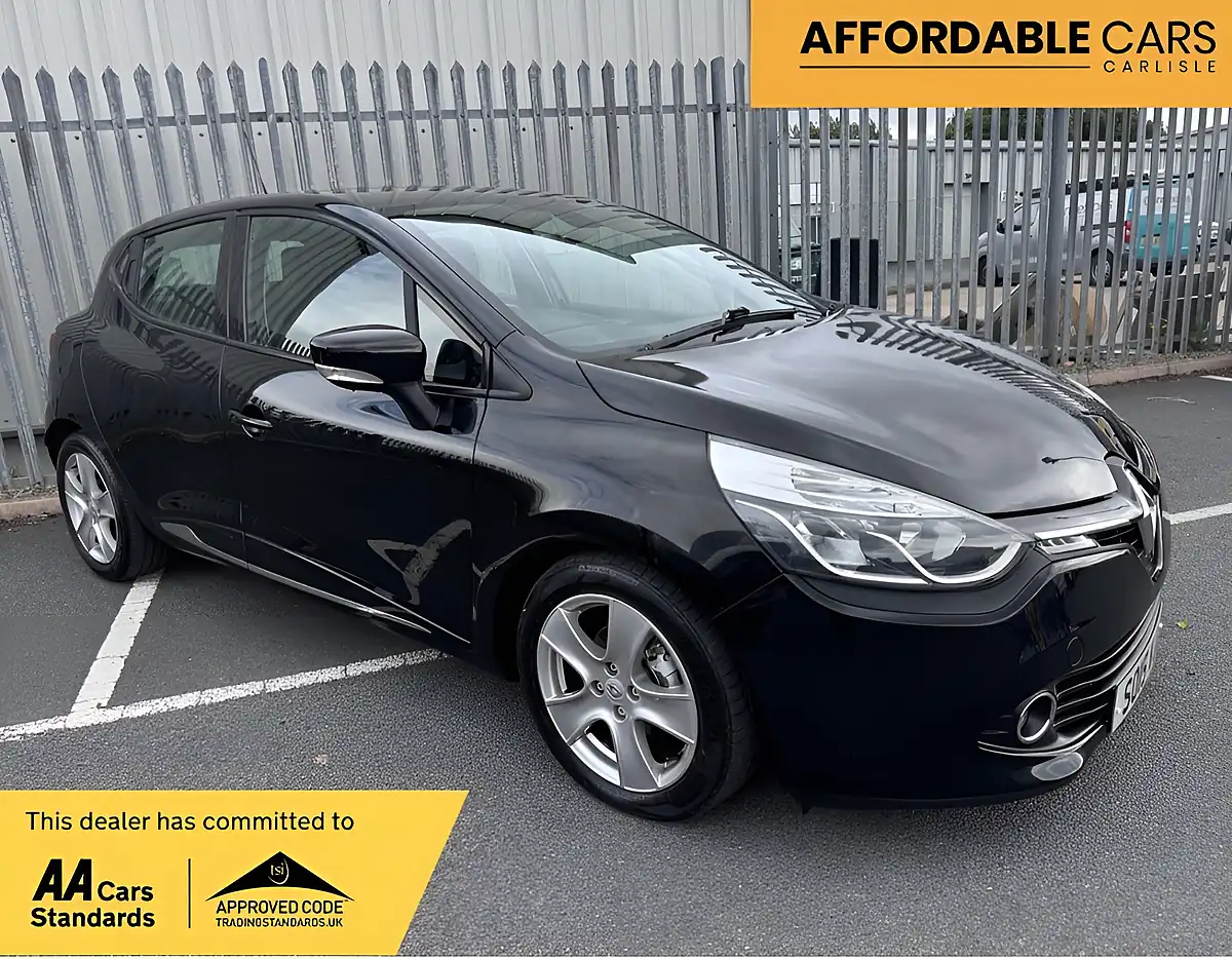 Used 2015 Renault Clio Dynamique Media Nav Black - Front View