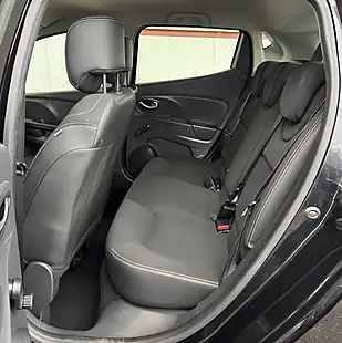 Used 2015 Renault Clio Dynamique Media Nav Black - Interior and Exterior details 11