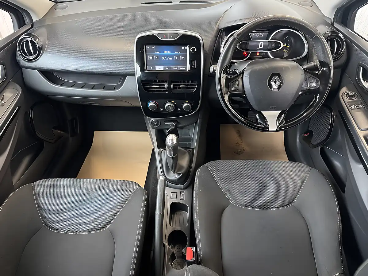 Used 2015 Renault Clio Dynamique Media Nav Black - Interior and Exterior details 13