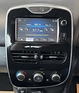 Used 2015 Renault Clio Dynamique Media Nav Black - Interior and Exterior details 15