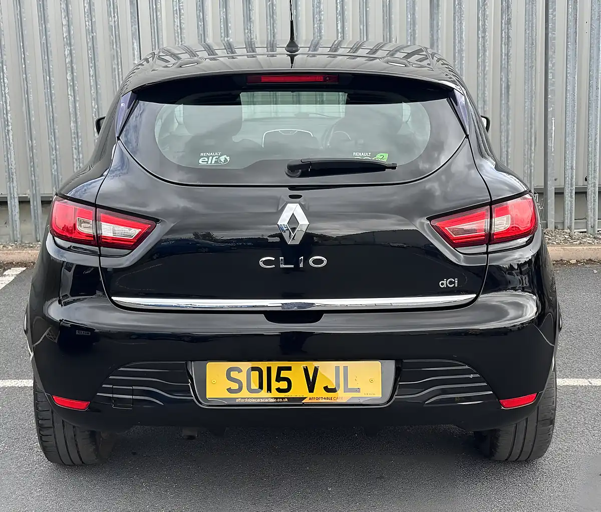Used 2015 Renault Clio Dynamique Media Nav Black - Interior and Exterior details 6