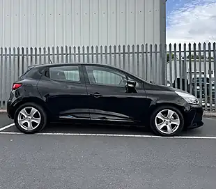 Used 2015 Renault Clio Dynamique Media Nav Black - Interior and Exterior details 7