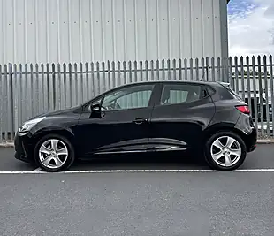 Used 2015 Renault Clio Dynamique Media Nav Black - Interior and Exterior details 8