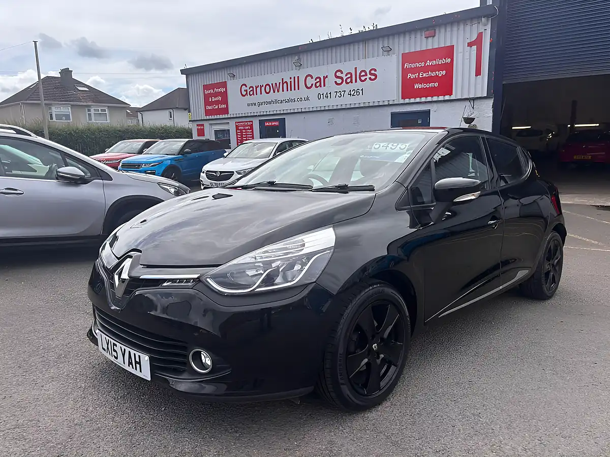 Used 2015 Renault Clio Dynamique Medianav Black - Front View