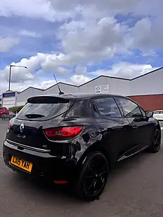 Used 2015 Renault Clio Dynamique Medianav Black - Interior and Exterior details 6