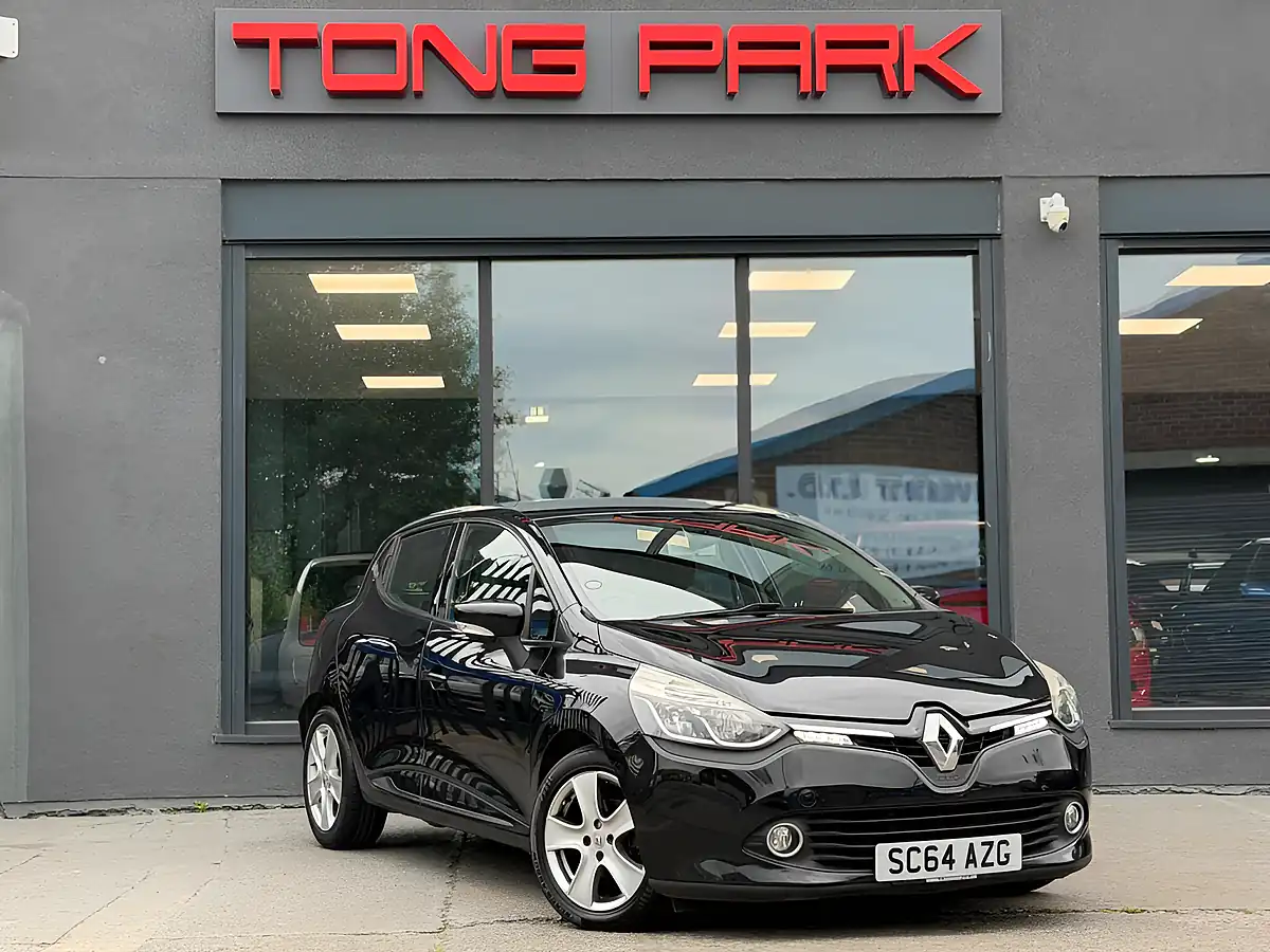 Used 2015 Renault Clio Dynamique Medianav Black - Front View