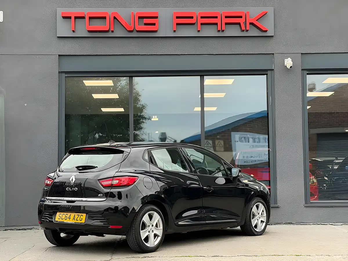 Used 2015 Renault Clio Dynamique Medianav Black - Interior and Exterior details 11