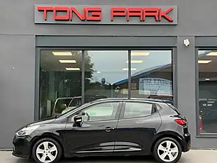 Used 2015 Renault Clio Dynamique Medianav Black - Interior and Exterior details 12