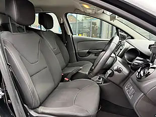 Used 2015 Renault Clio Dynamique Medianav Black - Interior and Exterior details 15