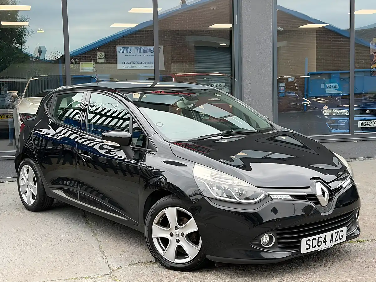 Used 2015 Renault Clio Dynamique Medianav Black - Interior and Exterior details 2