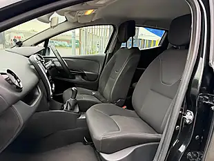 Used 2015 Renault Clio Dynamique Medianav Black - Interior and Exterior details 3