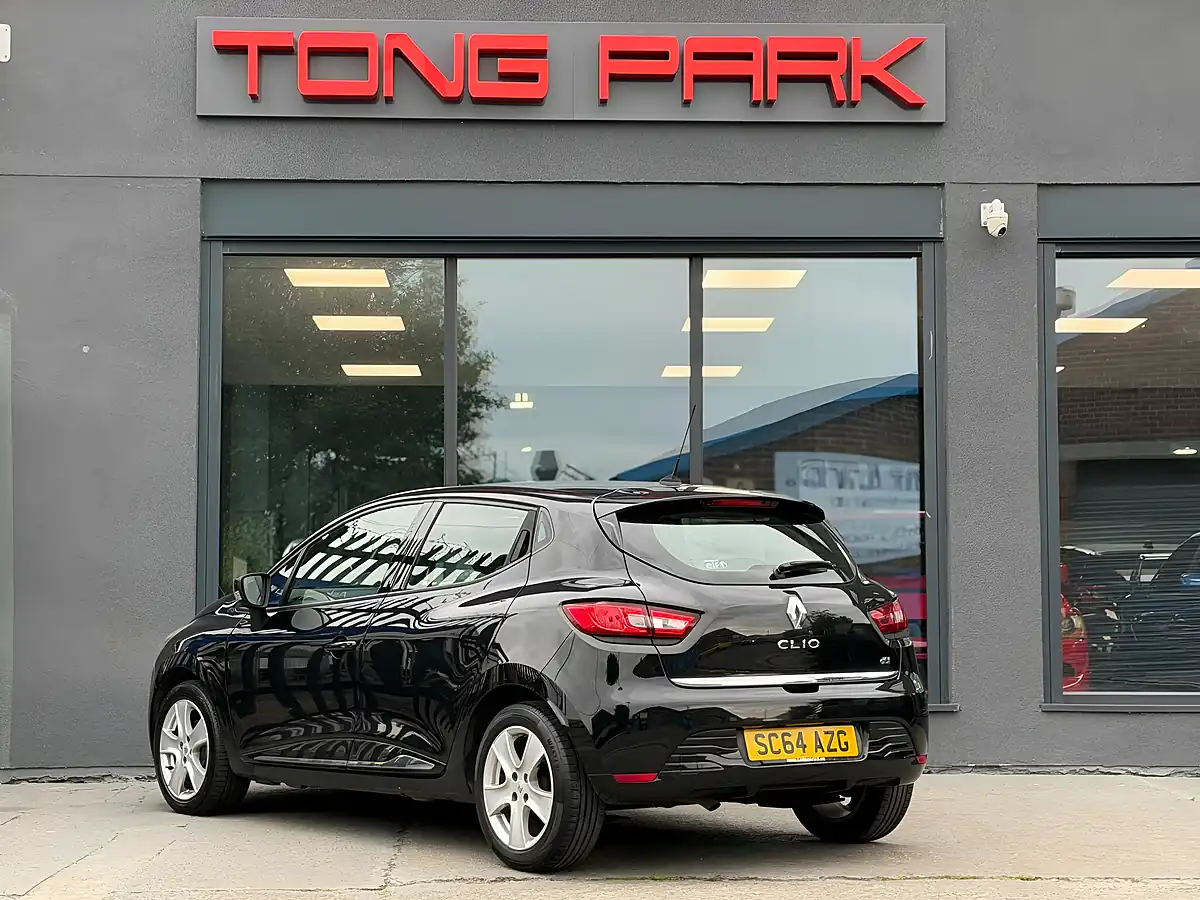 Used 2015 Renault Clio Dynamique Medianav Black - Interior and Exterior details 5