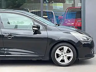 Used 2015 Renault Clio Dynamique Medianav Black - Interior and Exterior details 9