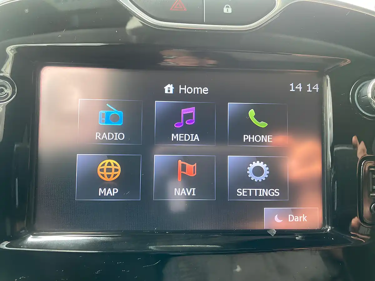 Used 2015 Renault Clio Dynamique Medianav Black - Interior and Exterior details 16