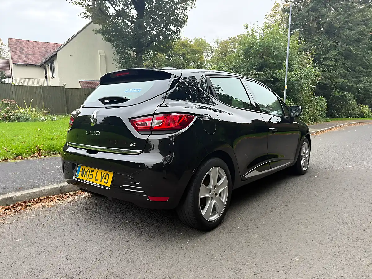 Used 2015 Renault Clio Dynamique Medianav Black - Interior and Exterior details 3