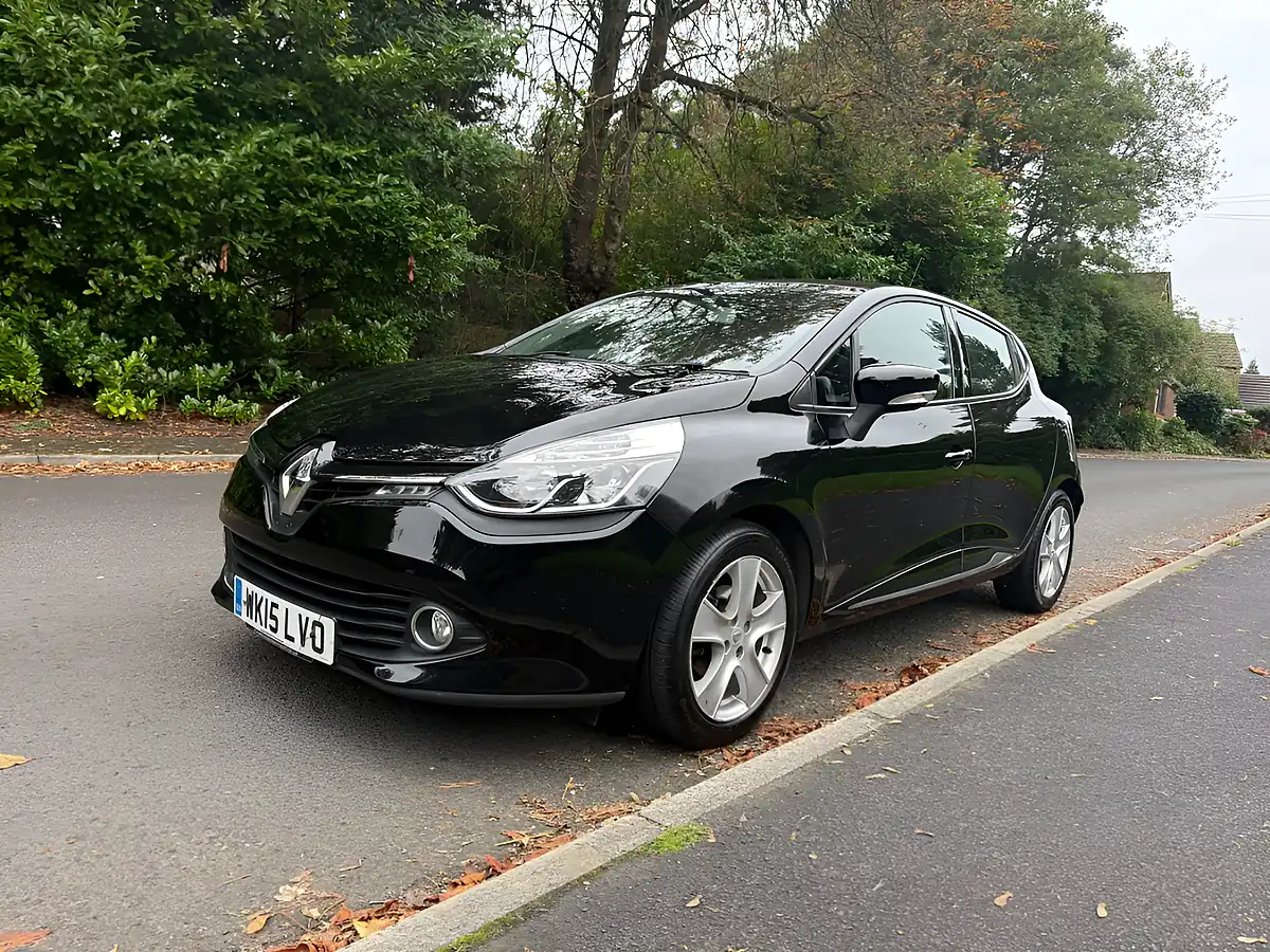Used 2015 Renault Clio Dynamique Medianav Black - Interior and Exterior details 7