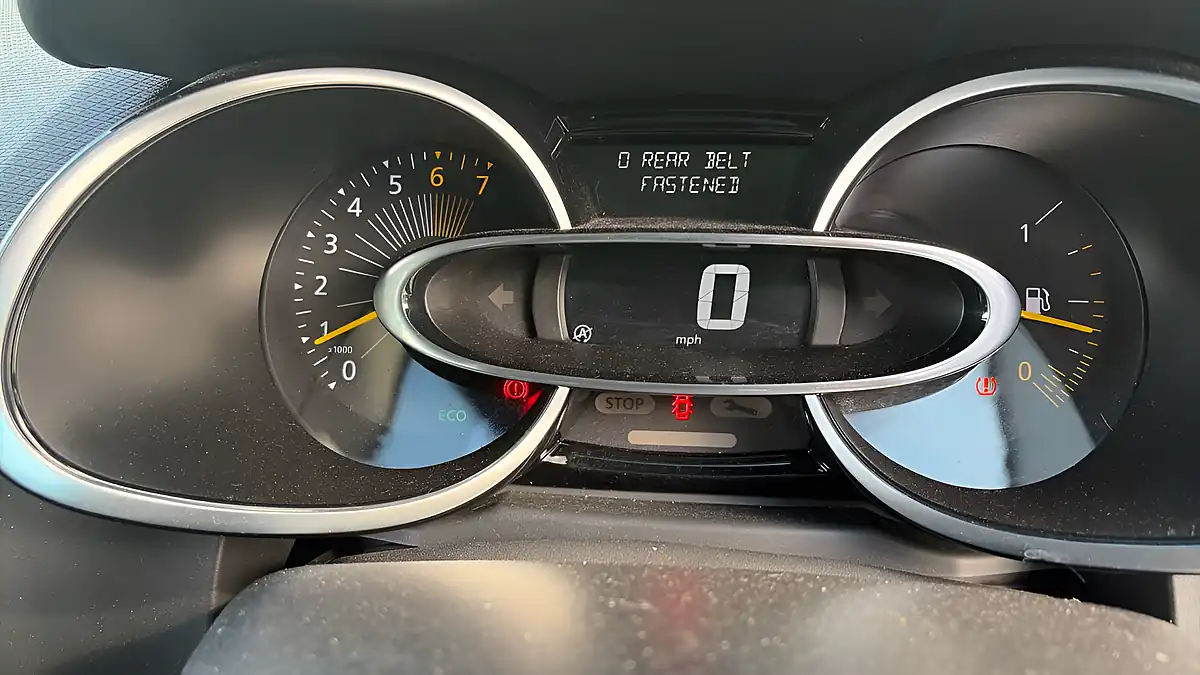 Used 2015 Renault Clio Dynamique Medianav Black - Interior and Exterior details 12