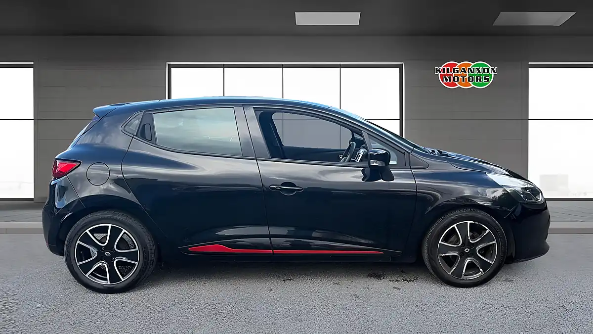 Used 2015 Renault Clio Dynamique Medianav Black - Interior and Exterior details 16