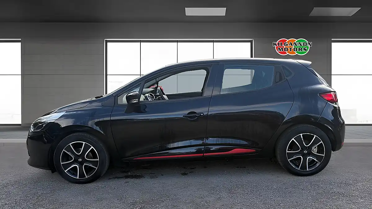 Used 2015 Renault Clio Dynamique Medianav Black - Interior and Exterior details 3