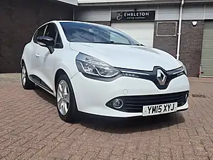 Used 2015 Renault Clio Dynamique Medianav Glacier White - Interior and Exterior details 10