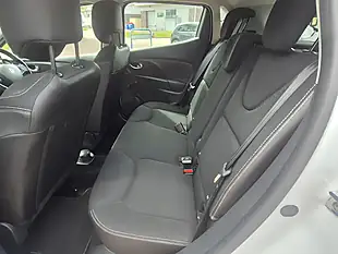 Used 2015 Renault Clio Dynamique Medianav Glacier White - Interior and Exterior details 12