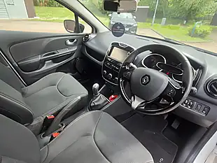 Used 2015 Renault Clio Dynamique Medianav Glacier White - Interior and Exterior details 14