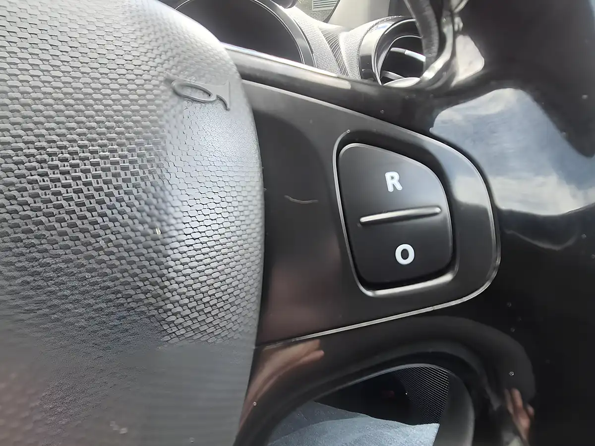 Used 2015 Renault Clio Dynamique Medianav Glacier White - Interior and Exterior details 19