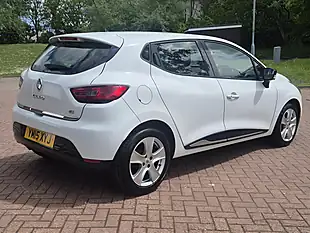 Used 2015 Renault Clio Dynamique Medianav Glacier White - Interior and Exterior details 4