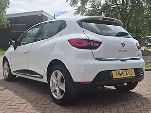 Used 2015 Renault Clio Dynamique Medianav Glacier White - Interior and Exterior details 6