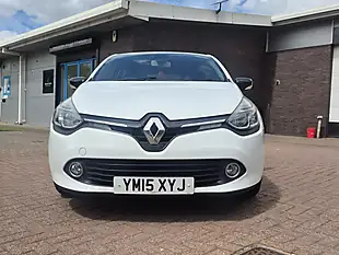 Used 2015 Renault Clio Dynamique Medianav Glacier White - Interior and Exterior details 9