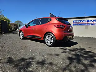 Used 2015 Renault Clio Dynamique Medianav Red - Interior and Exterior details 10