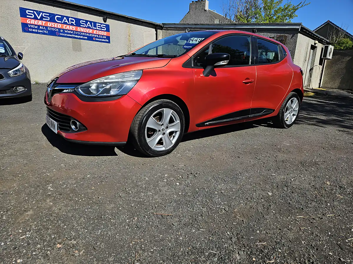 Used 2015 Renault Clio Dynamique Medianav Red - Interior and Exterior details 13