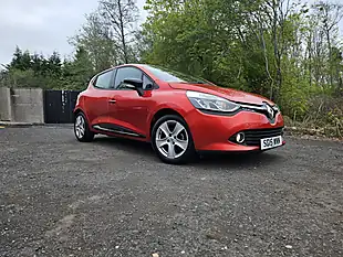Used 2015 Renault Clio Dynamique Medianav Red - Interior and Exterior details 14
