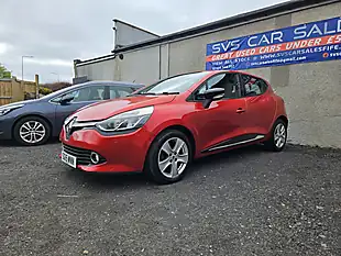 Used 2015 Renault Clio Dynamique Medianav Red - Interior and Exterior details 8