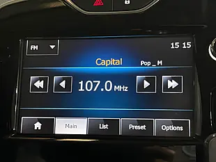Used 2015 Renault Clio Dynamique Medianav Red - Interior and Exterior details 10