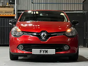 Used 2015 Renault Clio Dynamique Medianav Red - Interior and Exterior details 11